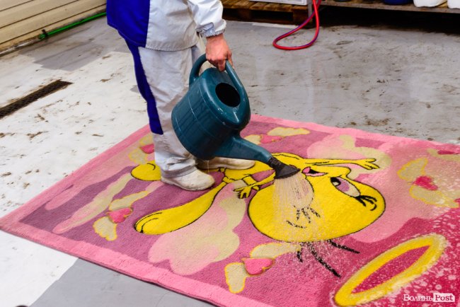 Забрали брудний – привезли як новий: де у Луцьку ідеально відчистити килими. ФОТО*