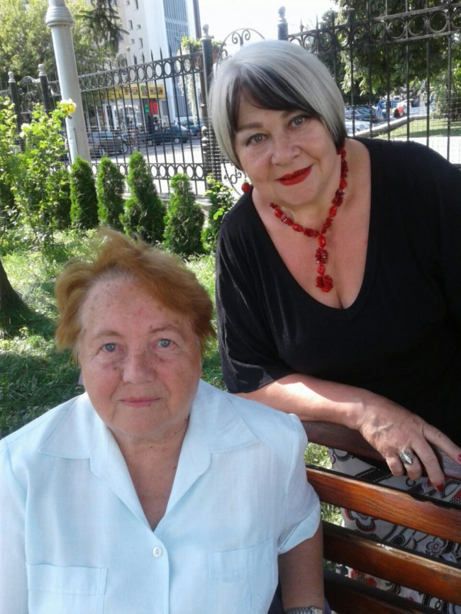 «Композитор – не поет»: відома луцька вчителька музичного мистецтва розповіла, як ледь не проміняла творчість на фехтування