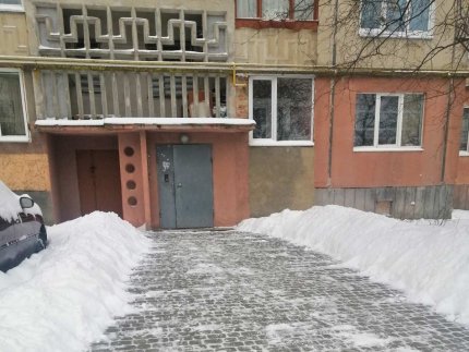 Непроста фізична праця і відданість своїй справі: розмова з керівницею, що відповідає за порядок в луцьких будинках*