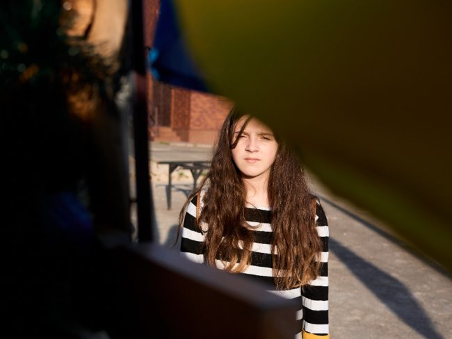 Донька Героя – біля могили батька