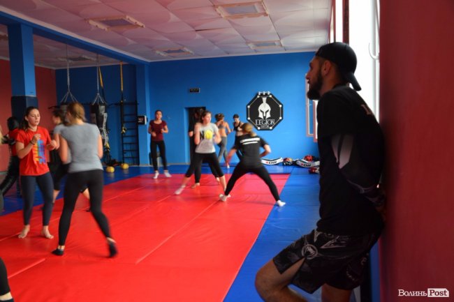 «ЛедіЛегіон»: екватор бійцівського проекту 