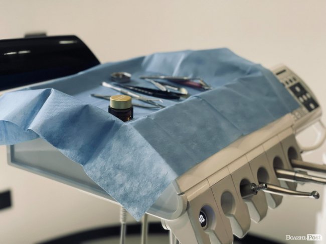 «Це найвдаліший метод відновити втрачений зуб»: лікар з Луцька розповів все про імплантацію 