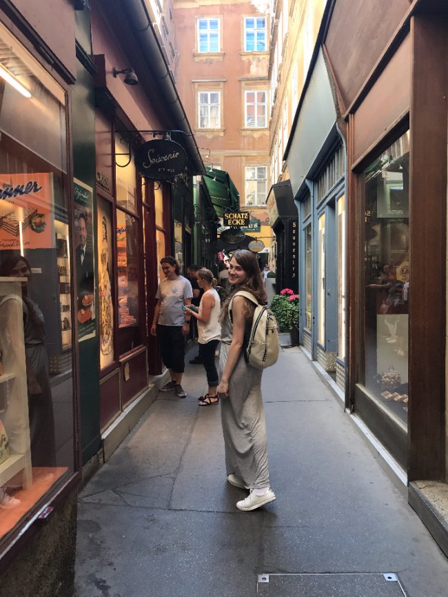 «Нотатки мандрівниці» Анастасії Лазуки про Відень