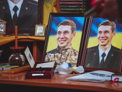 «Тільки те світло, яким він був і яке залишив, тримає на світі». У пам’ять про Вадима Гринюка, вбитого Росією на аеродромі у Луцьку