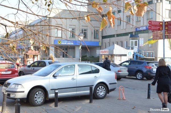 Чому вулиця Лесі Українки є пішохідною лише на словах