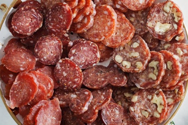 Унікальні смаки і ніякої «хімії»: в’ялене м’ясо для справжніх гурманів від «Волинського ексклюзиву»*