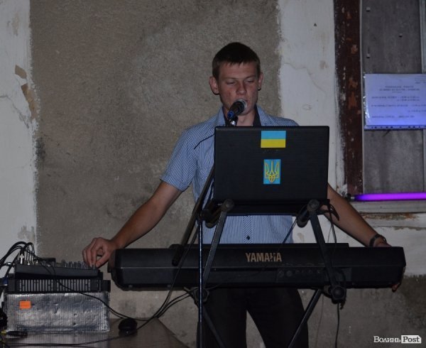 Танці, бійки, кавалери… Як святкують День Молоді у волинській глибинці. ФОТО