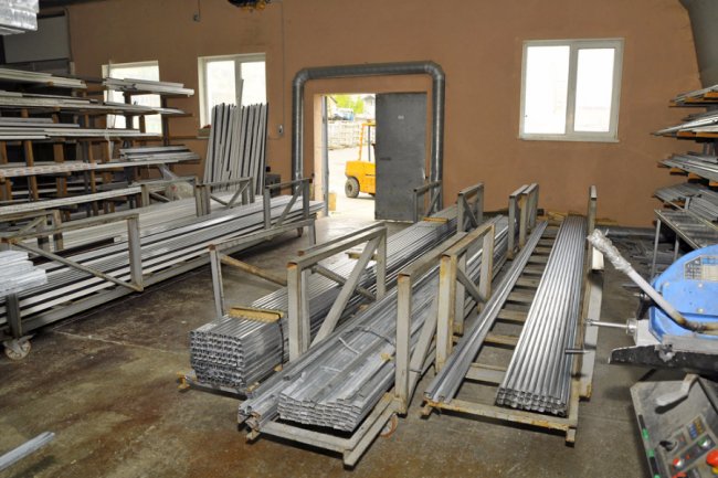 6,5-метрові німецькі профілі, з яких виготовляють вікна Wintera