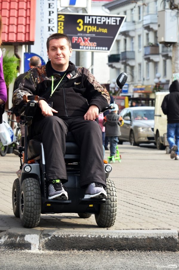 Місто перешкод: у які заклади Луцька можна потрапити на візку?