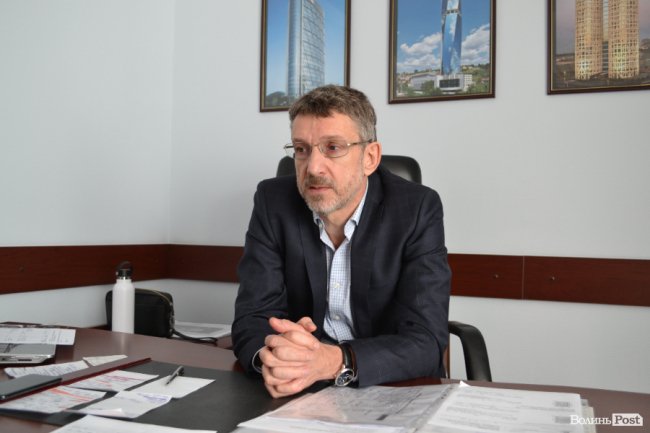 Вперше у Луцьку: вікна WINTERA  зламуватимуть і трощитимуть «грабіжники». ФОТО*