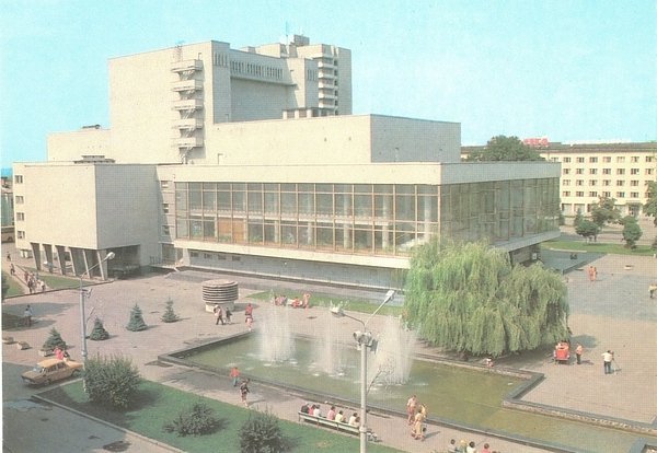 Від Словацького до модернізму: 75 років волинському драмтеатру