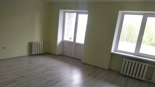 Кімната в гуртожитку Новояворівського вищого професійного училища. Цей заклад – одне із приміщень на Львівщині, де закінчують облаштовувати додаткові місця для переселенців. Джерело: Суспільне. Львів