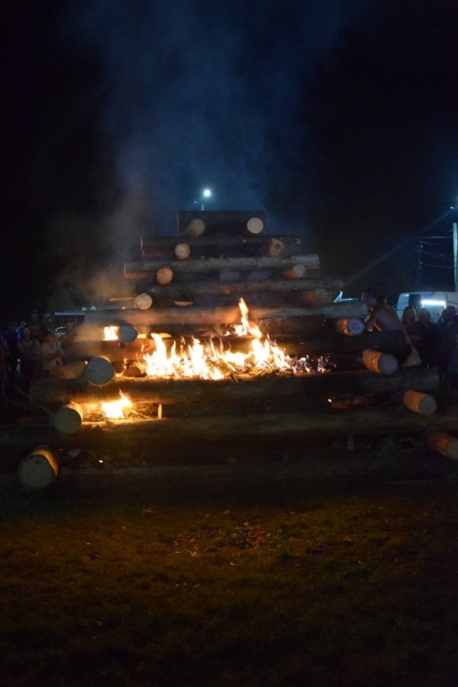 «Татарівську ватру» запалили: мережа «АТБ» допомогла провести один із головних  етнофестивалів Прикарпаття*