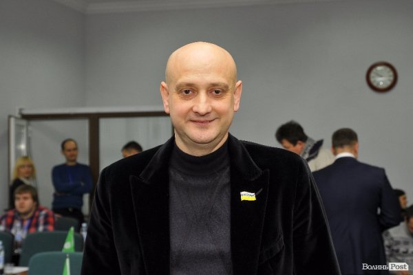 Пекли, носили, воювали: як заробили свої перші гроші депутати Луцькради