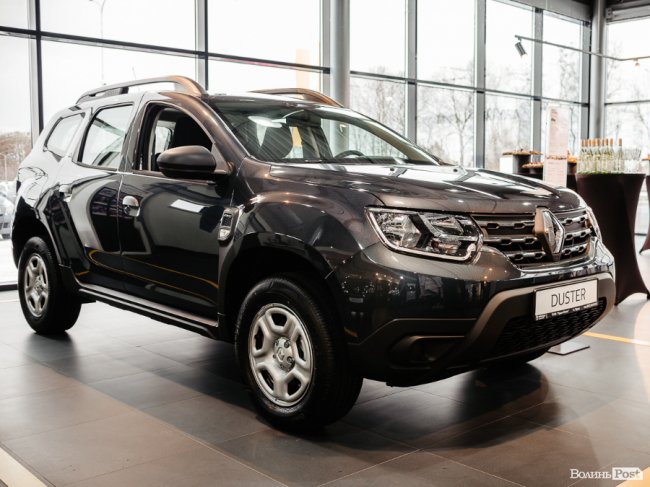 Під Луцьком відкрили найбільший на заході України Renault Store*