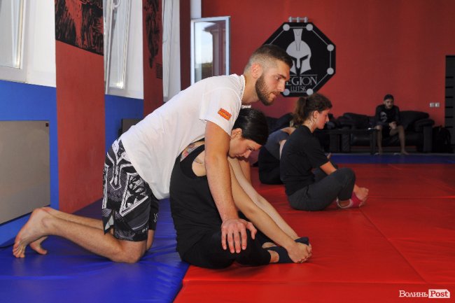 «ЛедіЛегіон»: як одночасно думати про удари і нігті