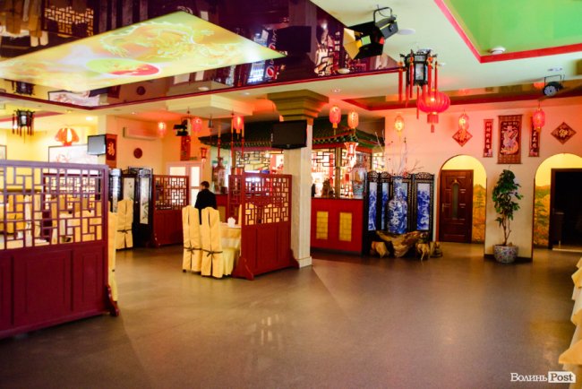 Місце, де живе Китай: як у Луцьку майже два десятки років успішно працює ресторан «Золотий дракон». ФОТО*