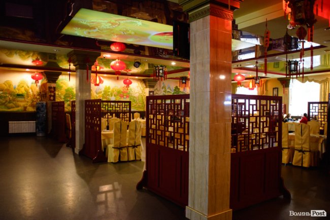 Місце, де живе Китай: як у Луцьку майже два десятки років успішно працює ресторан «Золотий дракон». ФОТО*