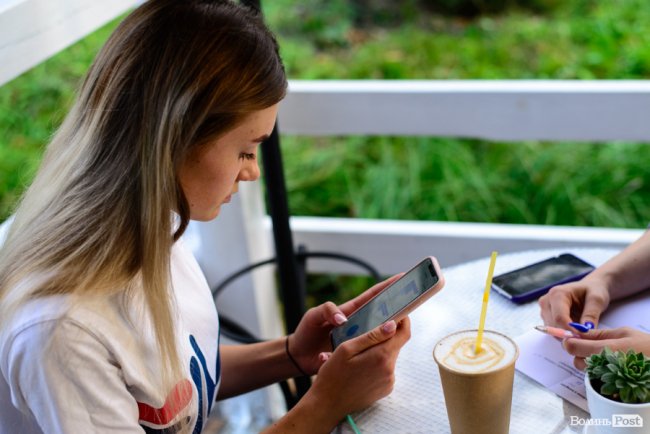 Бренди серед дрантя: як лучанка заробляє, продаючи секонд-хенд в Instagram