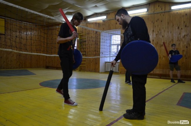 Прихильники доблесті і сталевих мечів: як тренуються і чим «живуть» луцькі лицарі