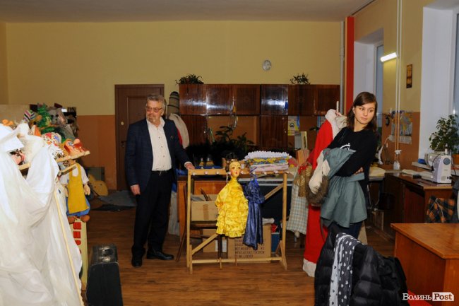 За лаштунками театру ляльок у Луцьку
