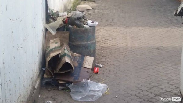 «Такой бриллиант – в таком навозе», або Що думають туристи про сусідство Луцького замку з Центральним ринком