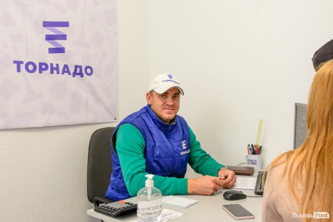 Забрали брудний – привезли як новий: де у Луцьку ідеально відчистити килими. ФОТО*