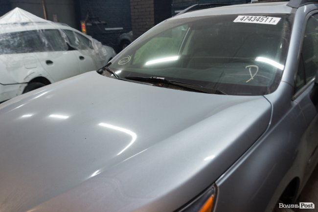 У Луцьку відкрили професійний малярний цех, де якісно фарбують автомобілі*