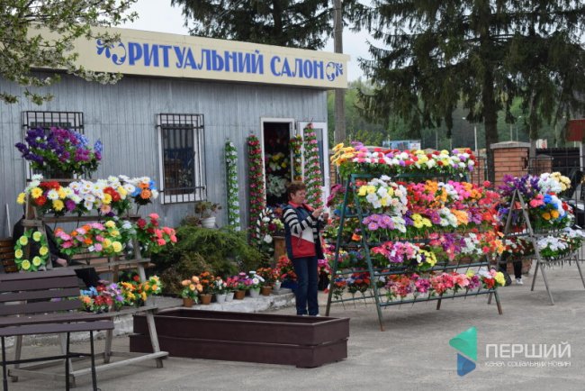 «Заброньовані» місця і сморід яєць на проводи: директор луцьких цвинтарів про тонкощі ритуальної сфери