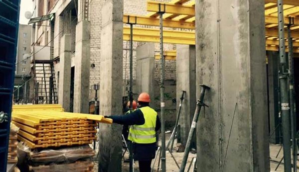 Будівництво багатоповерхівки у Луцьку на  проспекті Соборності, 20 – законне, – забудовник. ФОТО