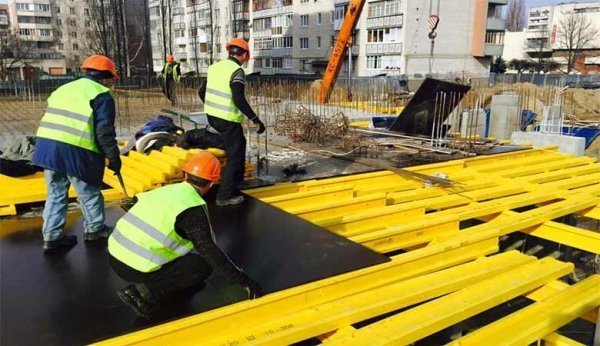 Будівництво багатоповерхівки у Луцьку на  проспекті Соборності, 20 – законне, – забудовник. ФОТО