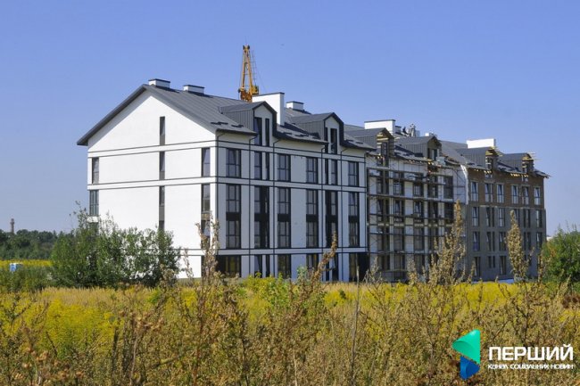 У ЖК «Юпітер» вже майже завершують облицювальні роботи, вересень 2017