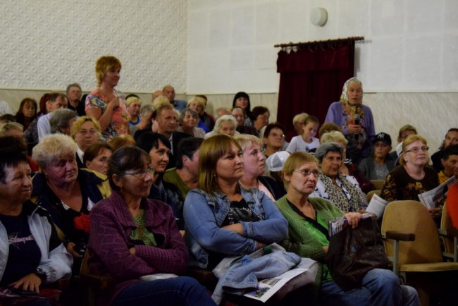 «Просимо Бога для вас здоров’я і щоб ви лишилися нашим депутатом», - волиняни до Степана Івахіва*