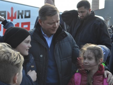 «Чому сьогодні мало корів у селі? Бо багато свиней при владі»: візит Олега Ляшка на Волинь