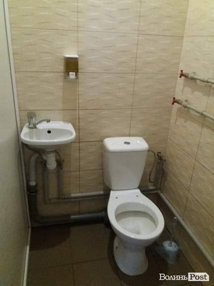 «ІнспекторGym». «Спорт Лайн»: діряві килимки та хліб на підвіконні