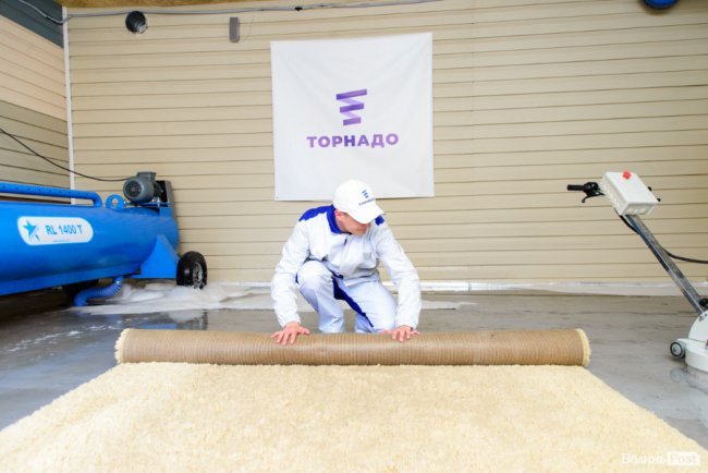 У пилу і мікробів – жодного шансу: де у Луцьку якісно і безпечно почистити килим. ФОТО* 