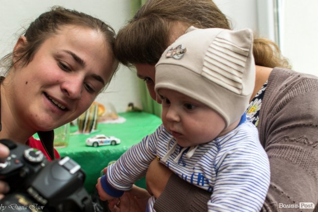 Як на Волині атовців звільняють від болю мистецтвом
