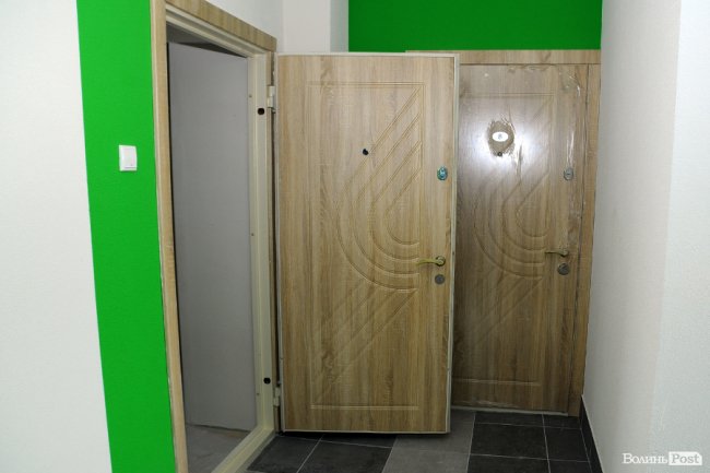 Вхідні двері в квартири в ЖК «Caramel Residence» 