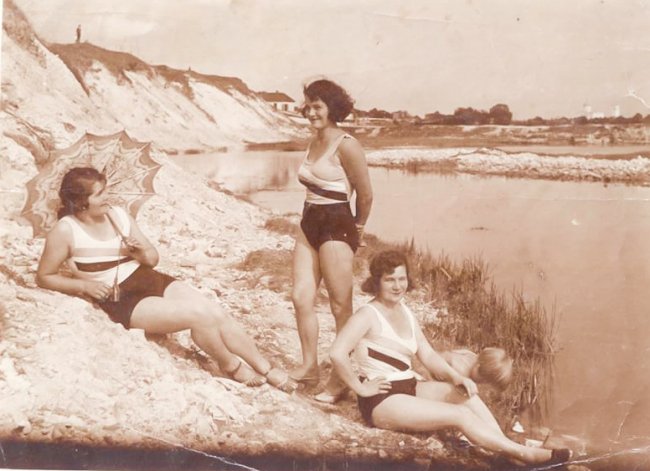 Пляжна мода в Луцьку майже 100 років тому 