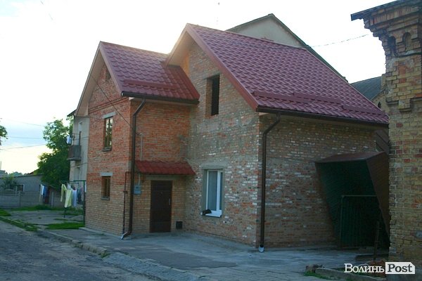 Прибудови до пам'ятки