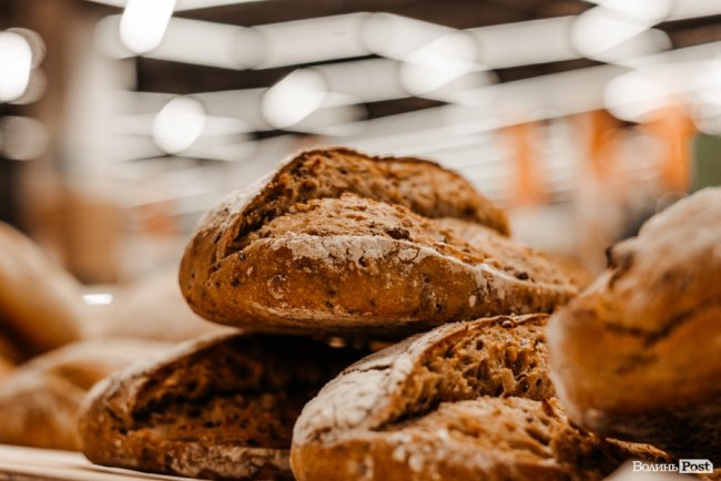 Крафтовий, хрусткий, корисний: у «Галі Балуваній» тепер продають хліб місцевого виробника*