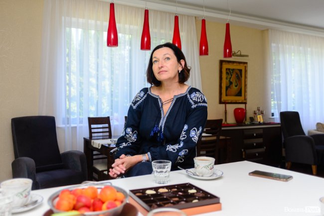   Місце сили Ірини Констанкевич. ІНТЕРВ’Ю ВДОМА У НАРОДНОЇ ДЕПУТАТКИ. ФОТО