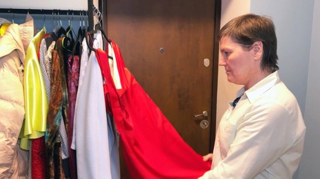 Звільнена з російського полону волинянка створила власну колекцію суконь