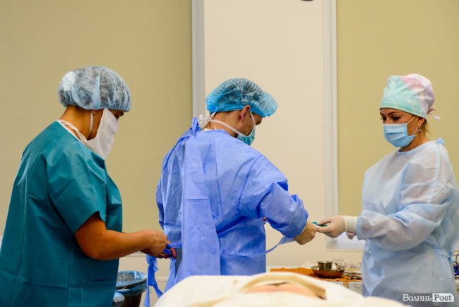 «Якщо для порятунку треба бути злим, я буду злим»: волинський нейрохірург, що оперує «безнадійних» дітей 