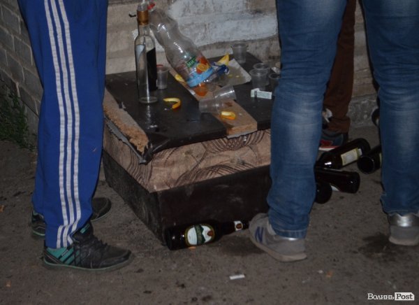 Танці, бійки, кавалери… Як святкують День Молоді у волинській глибинці. ФОТО