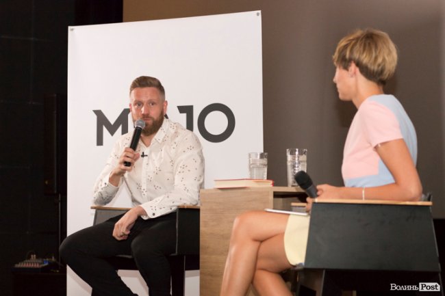 ЦИТАТНИК Романа Хорзова: Найбільша криза в мене виникає, коли я лежу на дивані