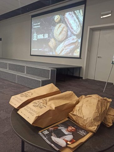 Крафтовий, хрусткий, корисний: у «Галі Балуваній» тепер продають хліб місцевого виробника*