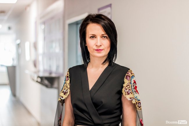 Фотопроект, вдячність «без слів» і «корпоративні» тюльпани: на луцькому «Кромберзі» креативно зустріли весну. ФОТО*