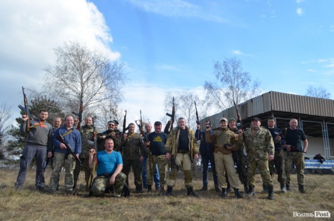 Важко в навчанні – легко в бою: на Волині - «вогневий» вишкіл загонів тероборони