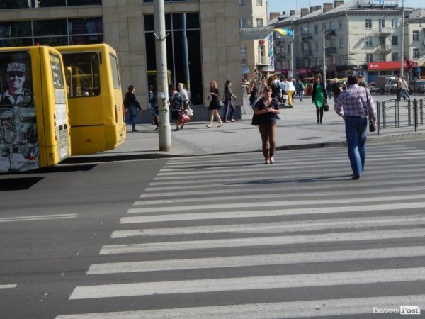 Чи комфортно в Луцьку візочникам та мамам з колясками?